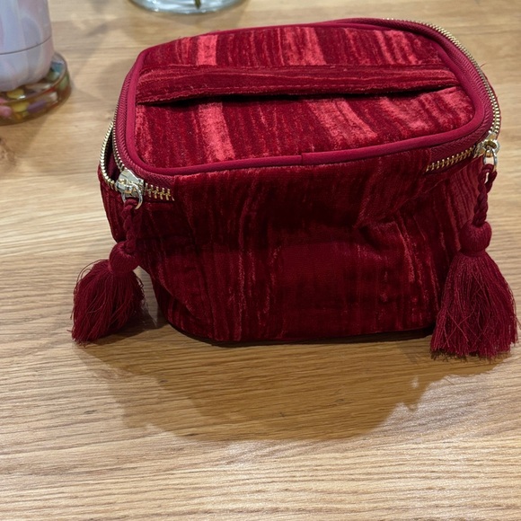 Sézane Red Velvet Cosmetic Bag - Picture 6 of 6